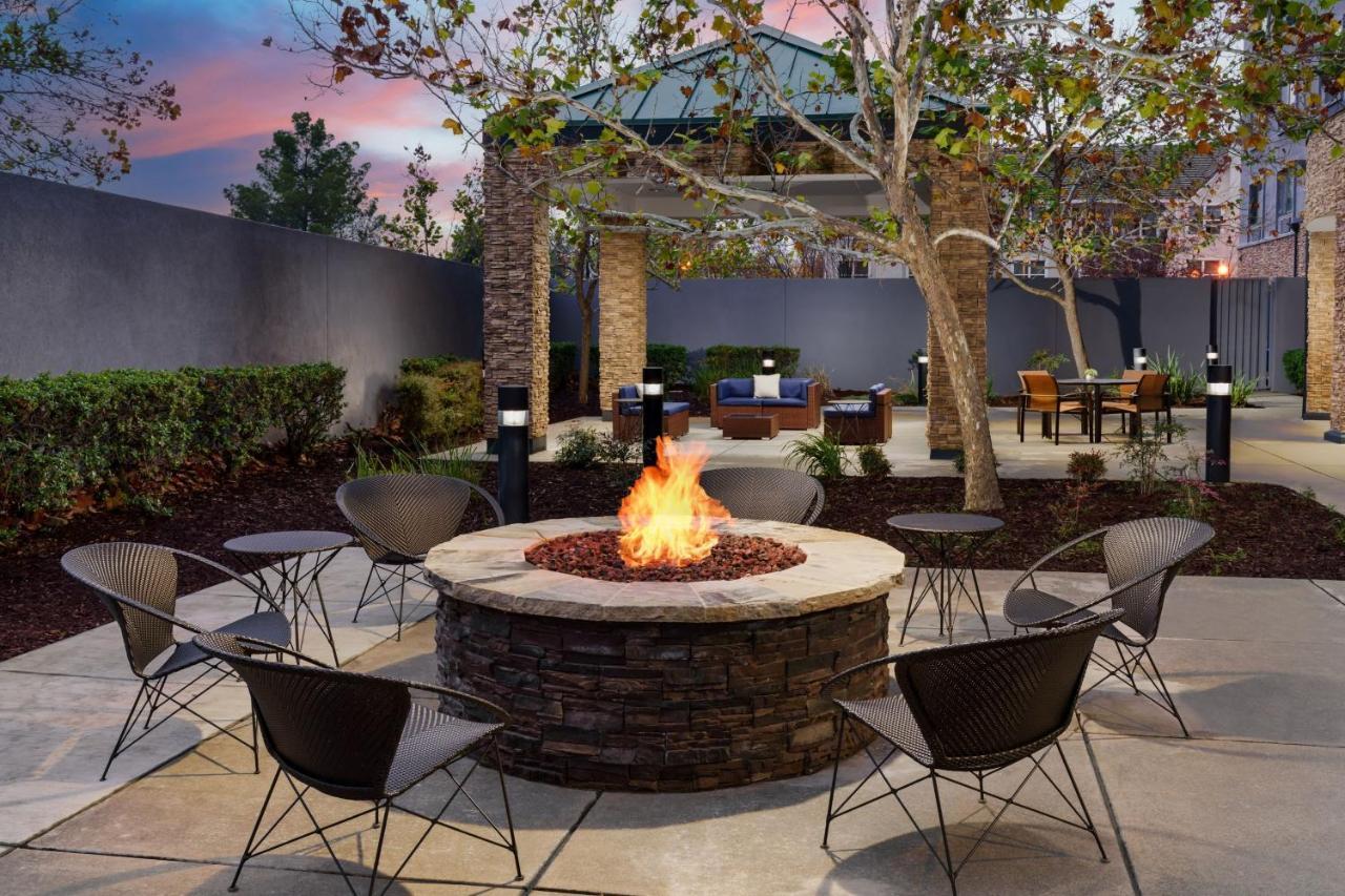 Courtyard By Marriott Sacramento Folsom Hotel Bagian luar foto